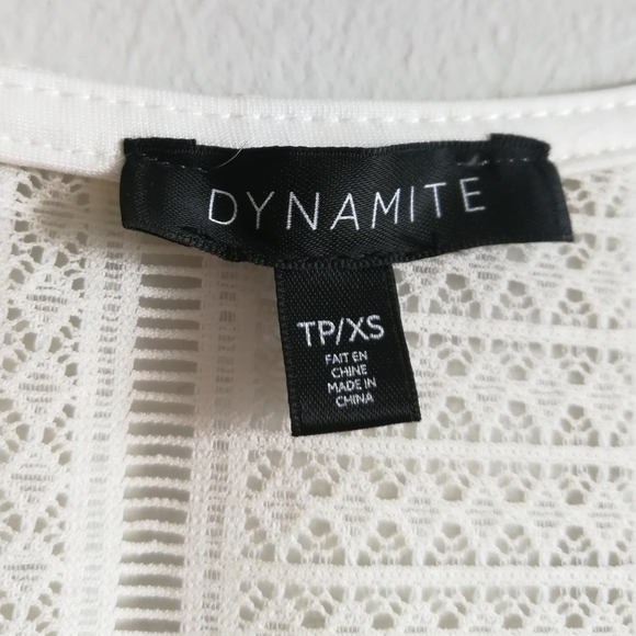 DYNAMITE Sleeveless V-Neck Lace Bodysuit - Picture 6 of 7